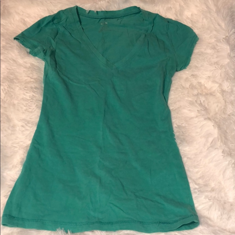 V NECK TOP
